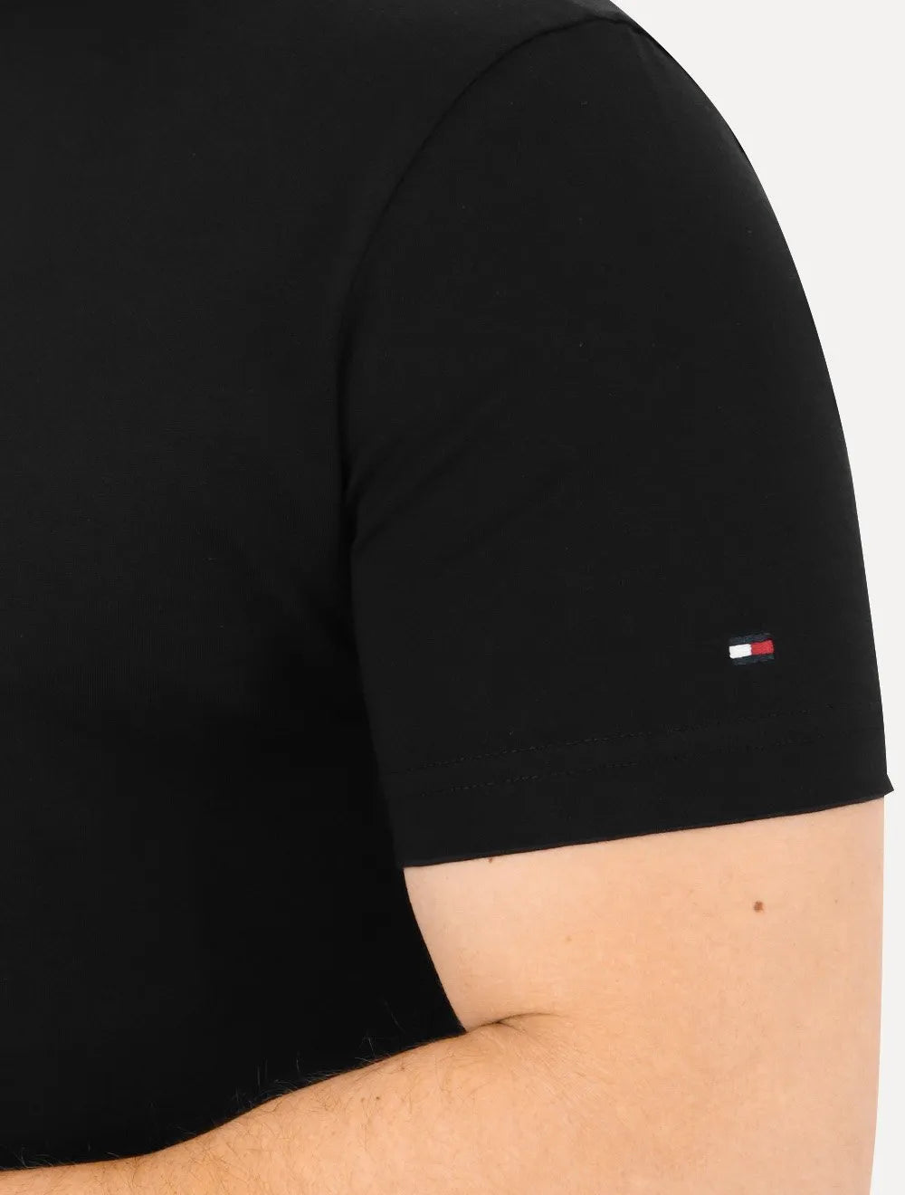 Camiseta Tommy Hilfiger Masculina Linear Flag Graphic Preta