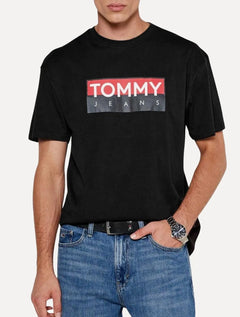 Camiseta Tommy Jeans Masculina Regular Entire Logo Preto
