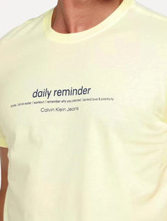 Camiseta Calvin Klein Jeans Masculina Daily Reminder Amarelo Claro