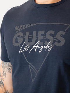 Camiseta Guess Masculina Triângulo Los Angeles Relevo Peito Azul Marinho