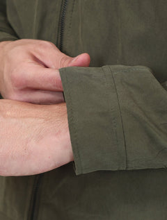 Jaqueta Dixen Masculina Sarja Forrada Zíper Frontal Pesponto nas Mangas Verde Militar
