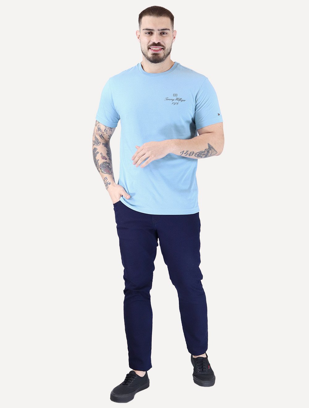 Camiseta Tommy Hilfiger Masculina Outline Flag Script Azul Claro