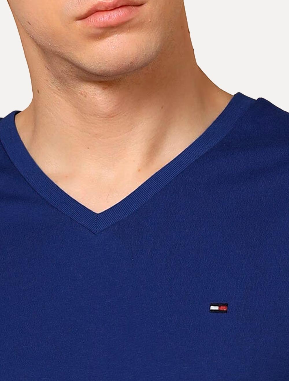 Camiseta Tommy Hilfiger Masculina Essential V-Neck Azul Royal