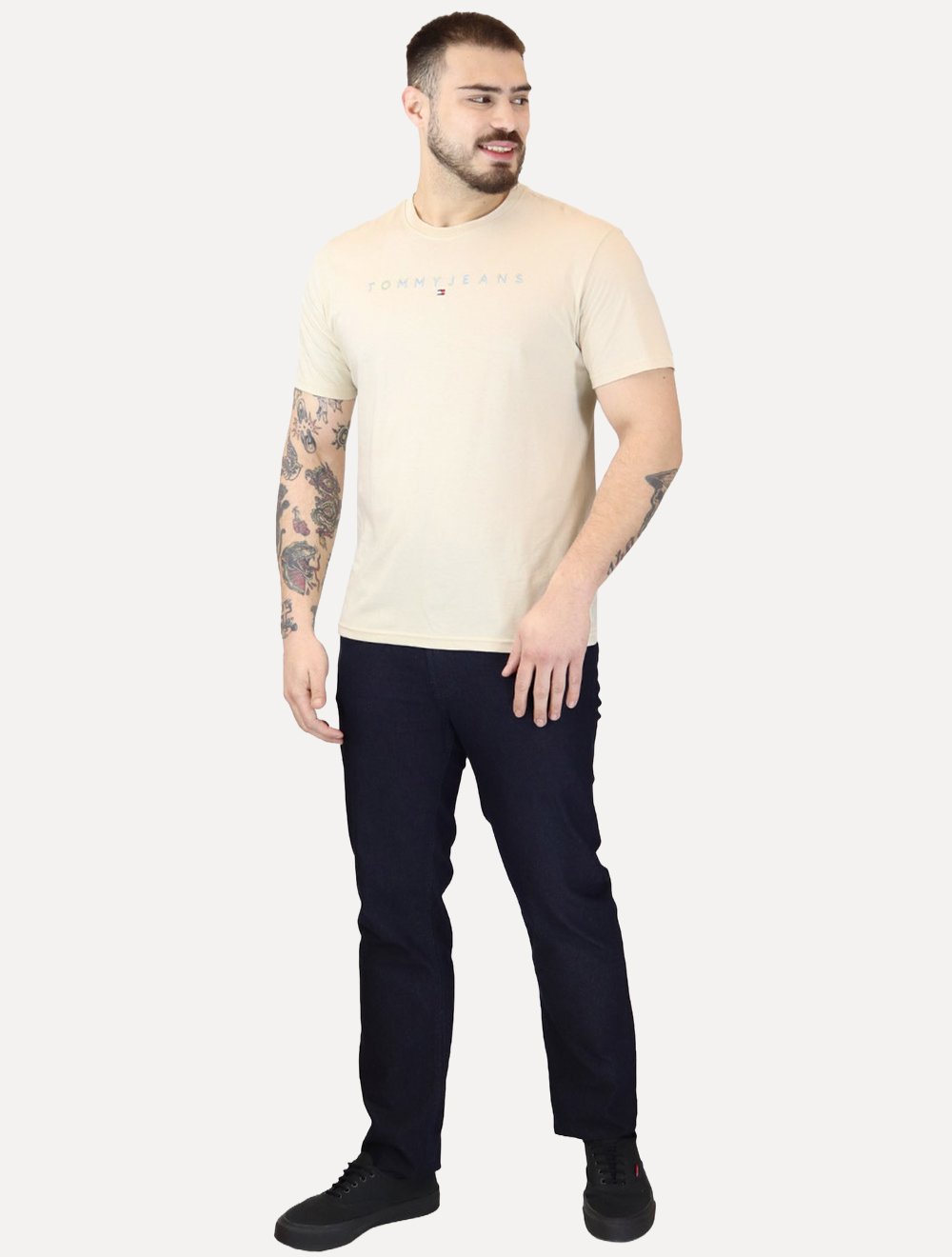 Camiseta Tommy Jeans Masculina Core Linear Logo Tee Cáqui Claro