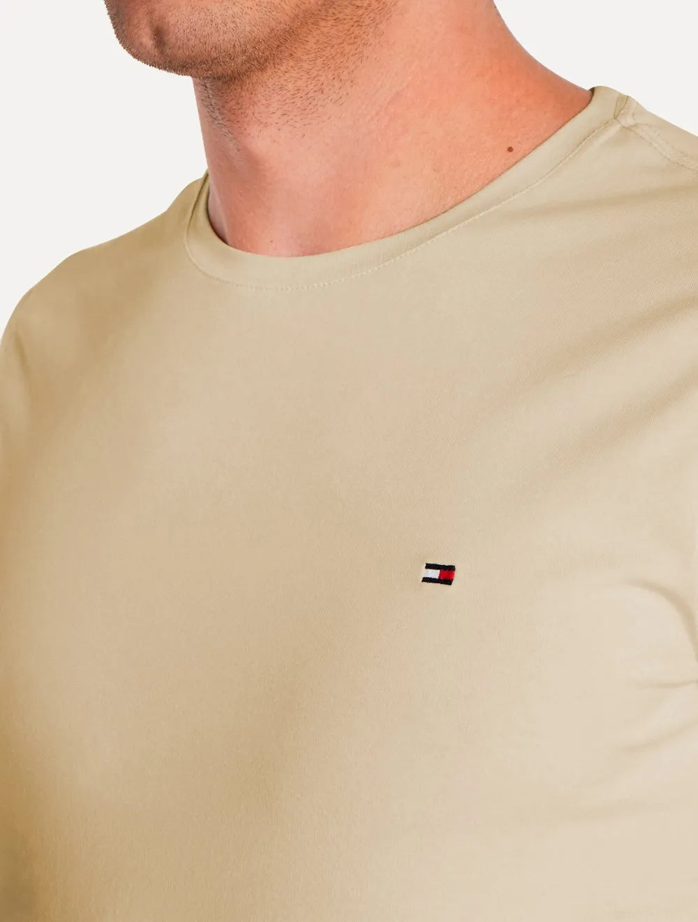 Camiseta Tommy Hilfiger Masculina Essential Cotton Cáqui Claro