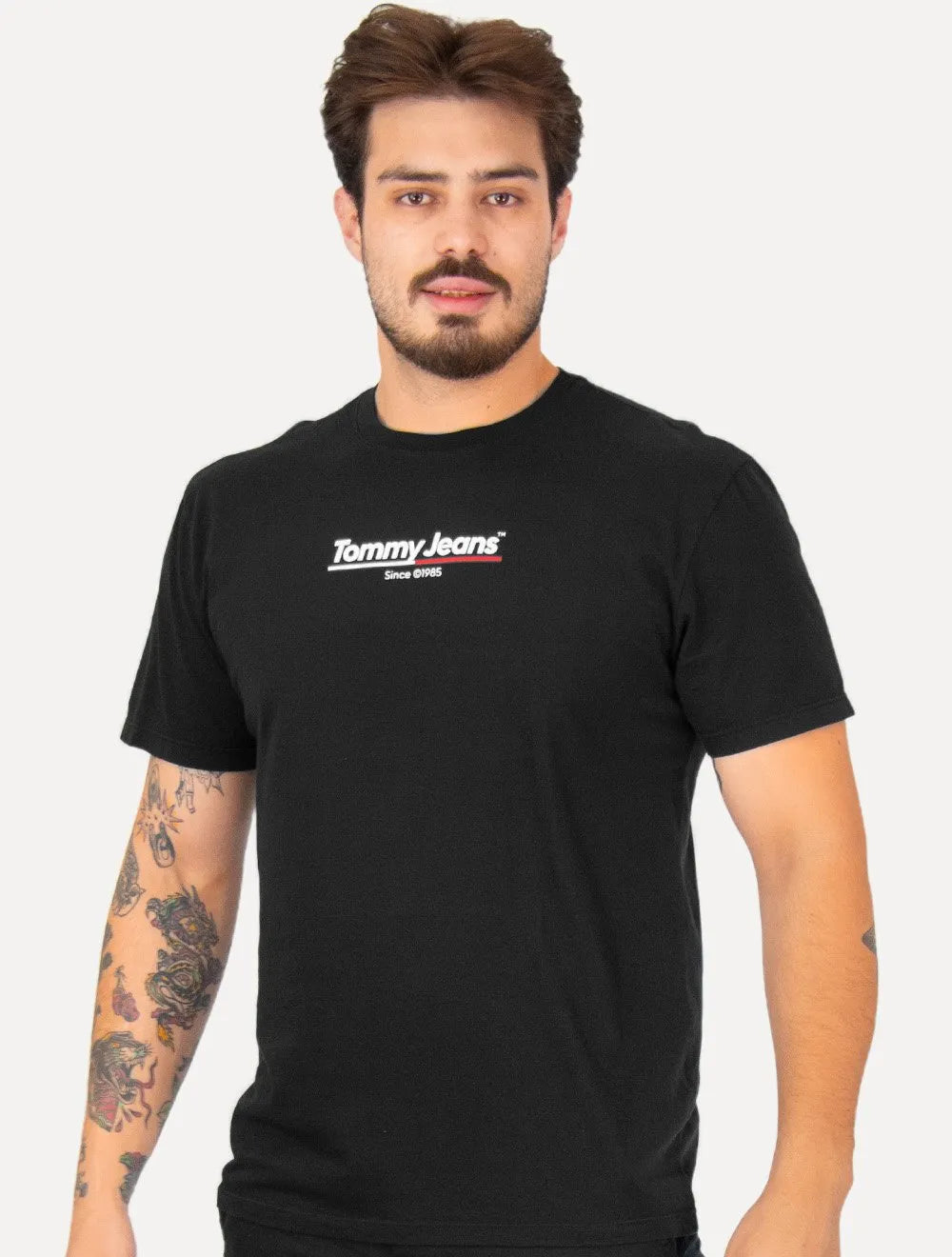 Camiseta Tommy Jeans Masculina Regular TJ RWB Flag Preta