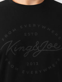 Camiseta King & Joe Masculina Signature Circle Estd 2013 Preta