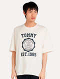 Camiseta Tommy Jeans Masculina Oversized Varsity Badge Off-White