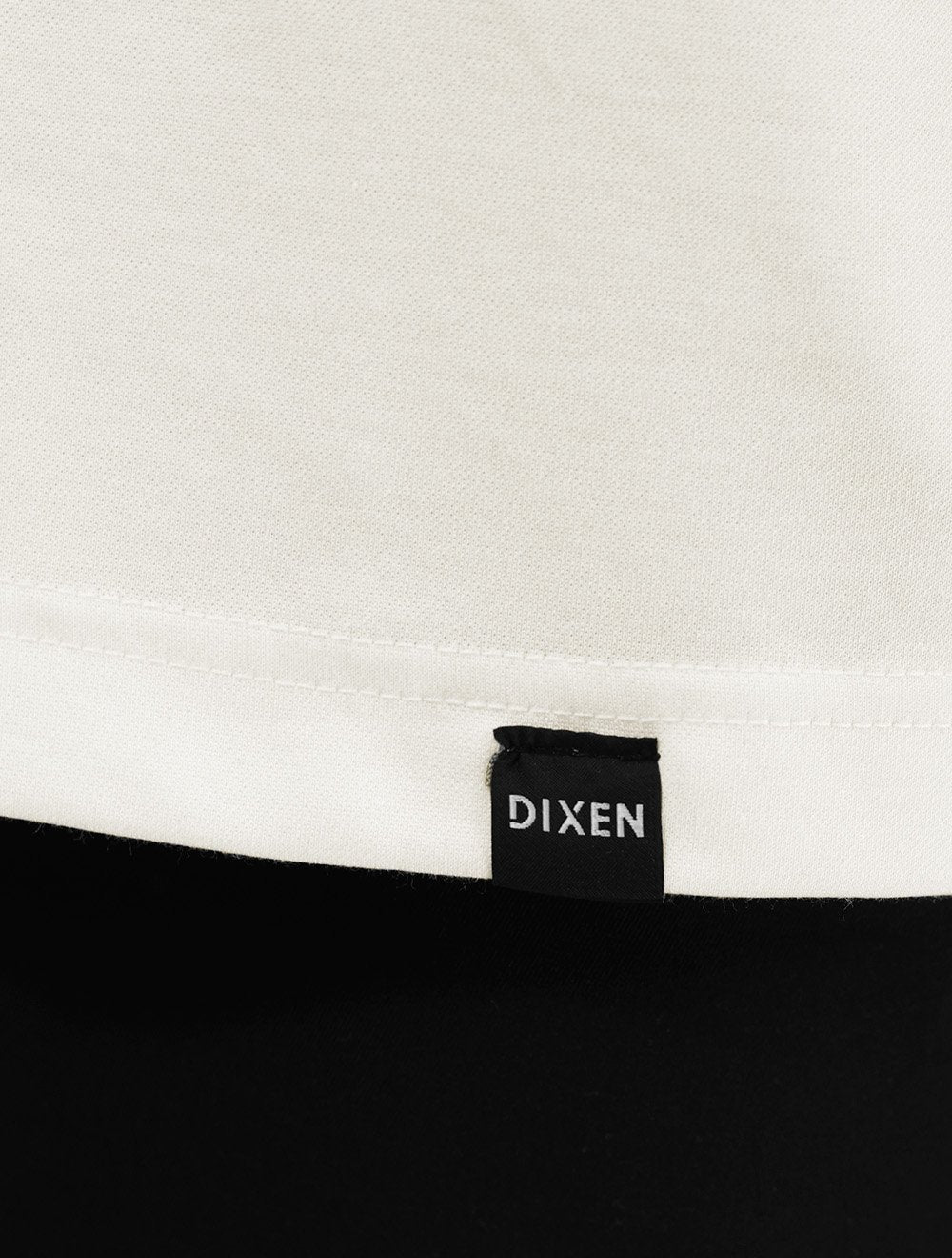 Camiseta Dixen Over Recorte Estruturado na Manga Off-White