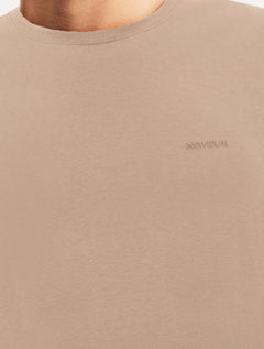 Camiseta Individual Masculina Comfort Relevo Silk Logo Cáqui Médio