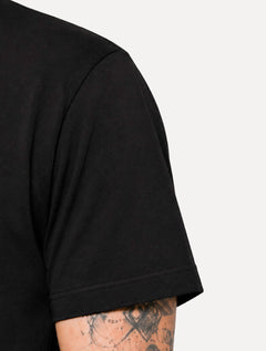 Camiseta Guess Masculina Block Gradient Blue Logo Preto