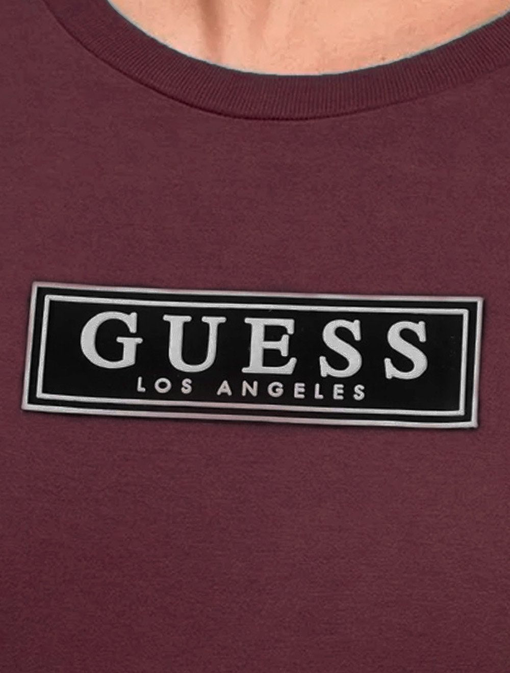 Camiseta Guess Masculina Patch Logo Bordô