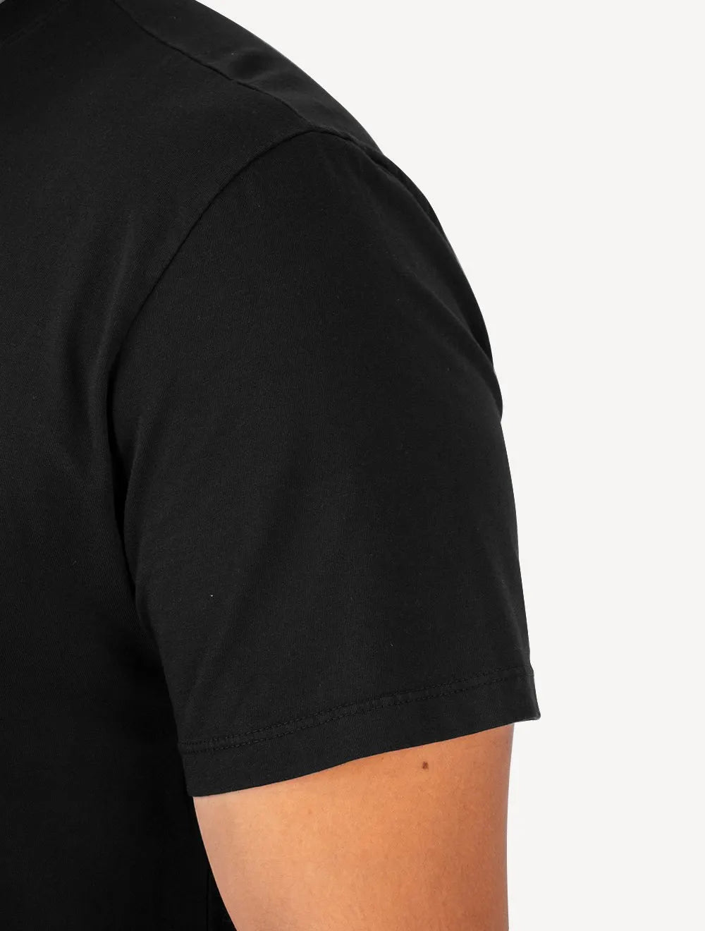Camiseta Tommy Jeans Masculina Regular Spray Pop Logo Preta