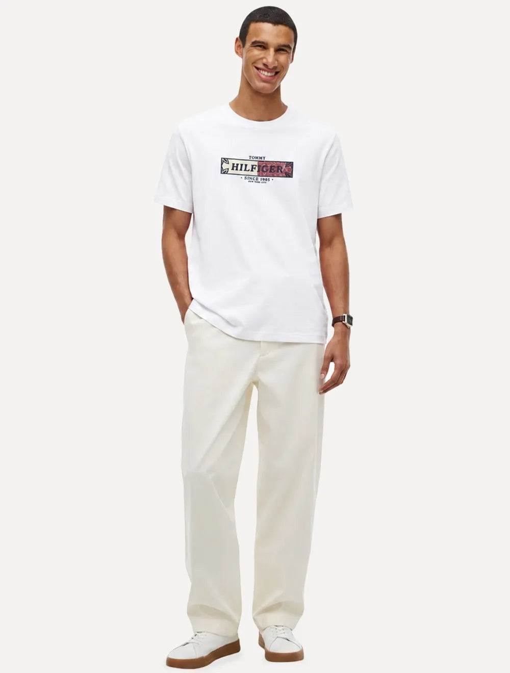 Camiseta Tommy Hilfiger Masculina Flag Small Graphic NYC Branca