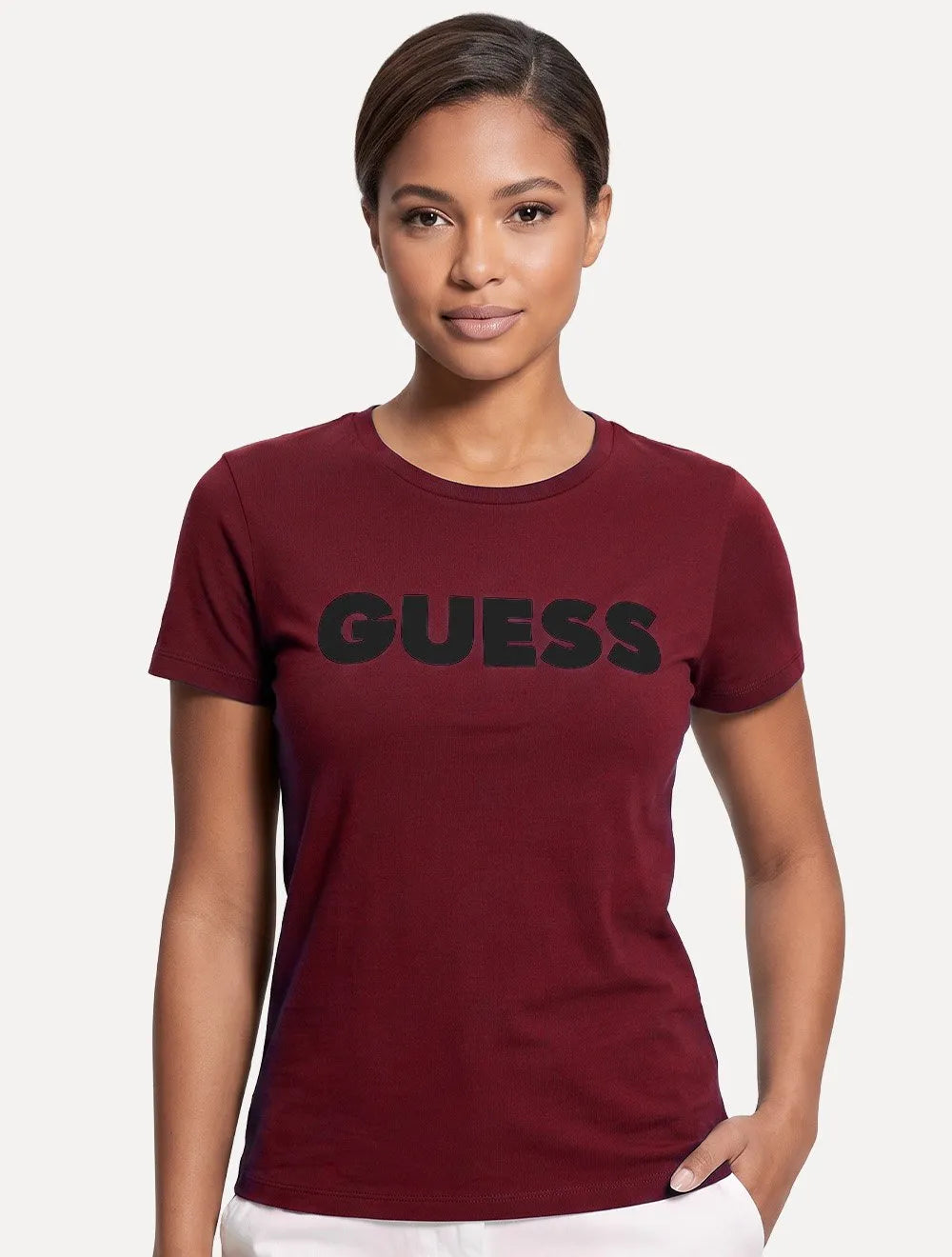 Camiseta Guess Feminina Silk Bold Logo Simple Vemelho Escuro