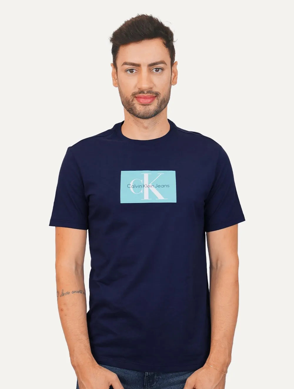 Camiseta Calvin Klein Jeans Masculina Issue Logo Light Block Azul Marinho