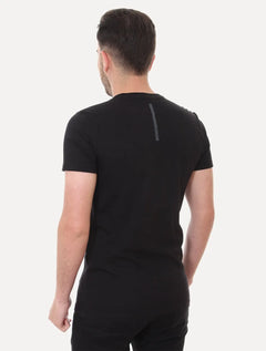 Kit Calvin Klein | Camiseta Swimwear V-Neck Slim Fit e Carteira Couro CK Preta