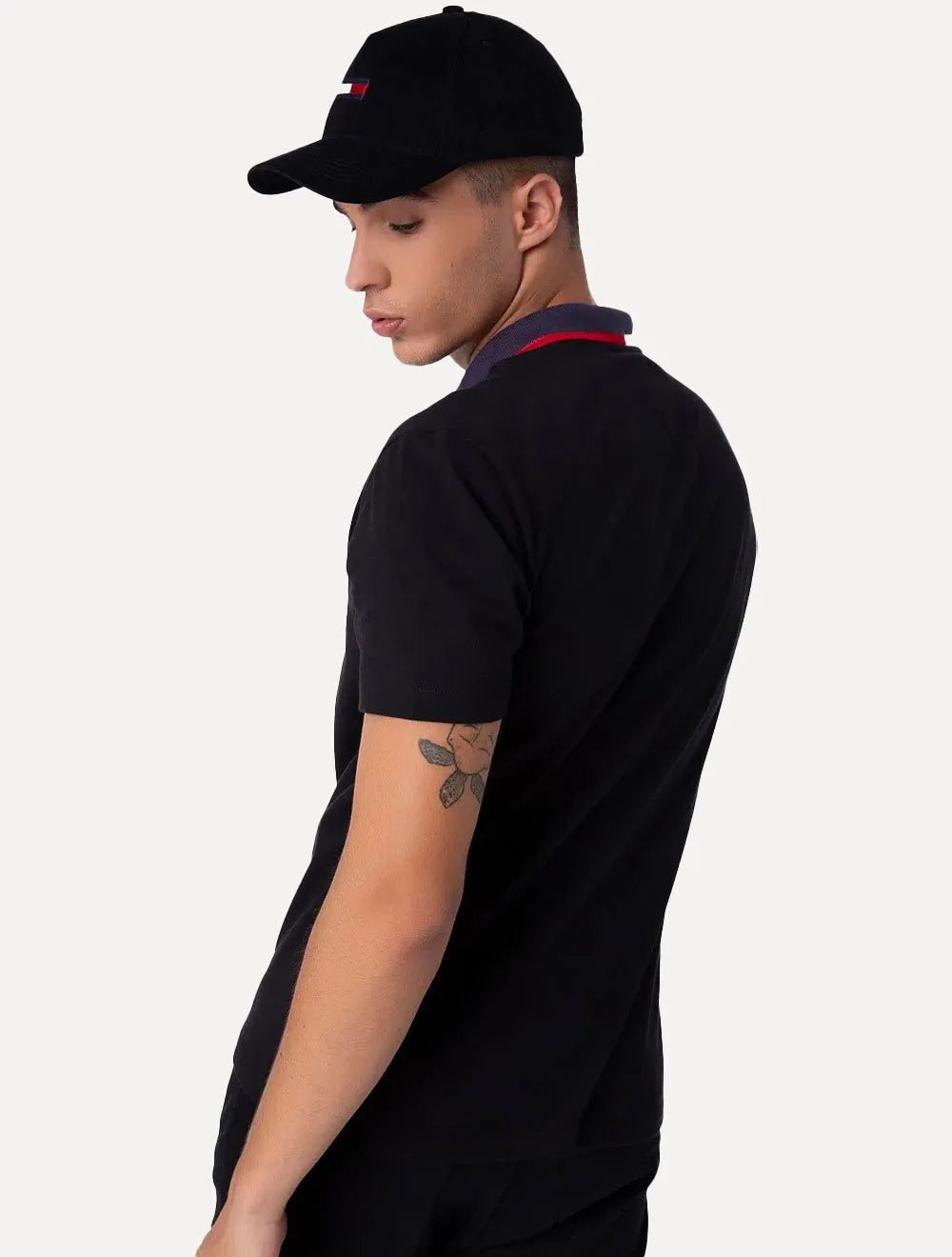 Polo Tommy Jeans Masculina Regular Flag Neck Preta