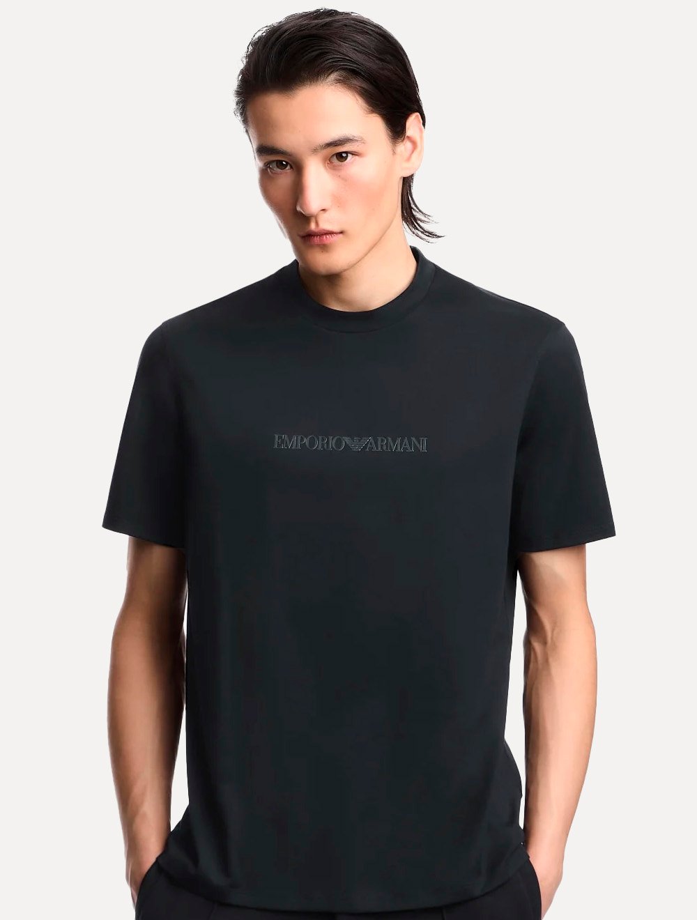 Camiseta Emporio Armani Masculina Slim Fit Pima Rubber Logo Azul Marinho