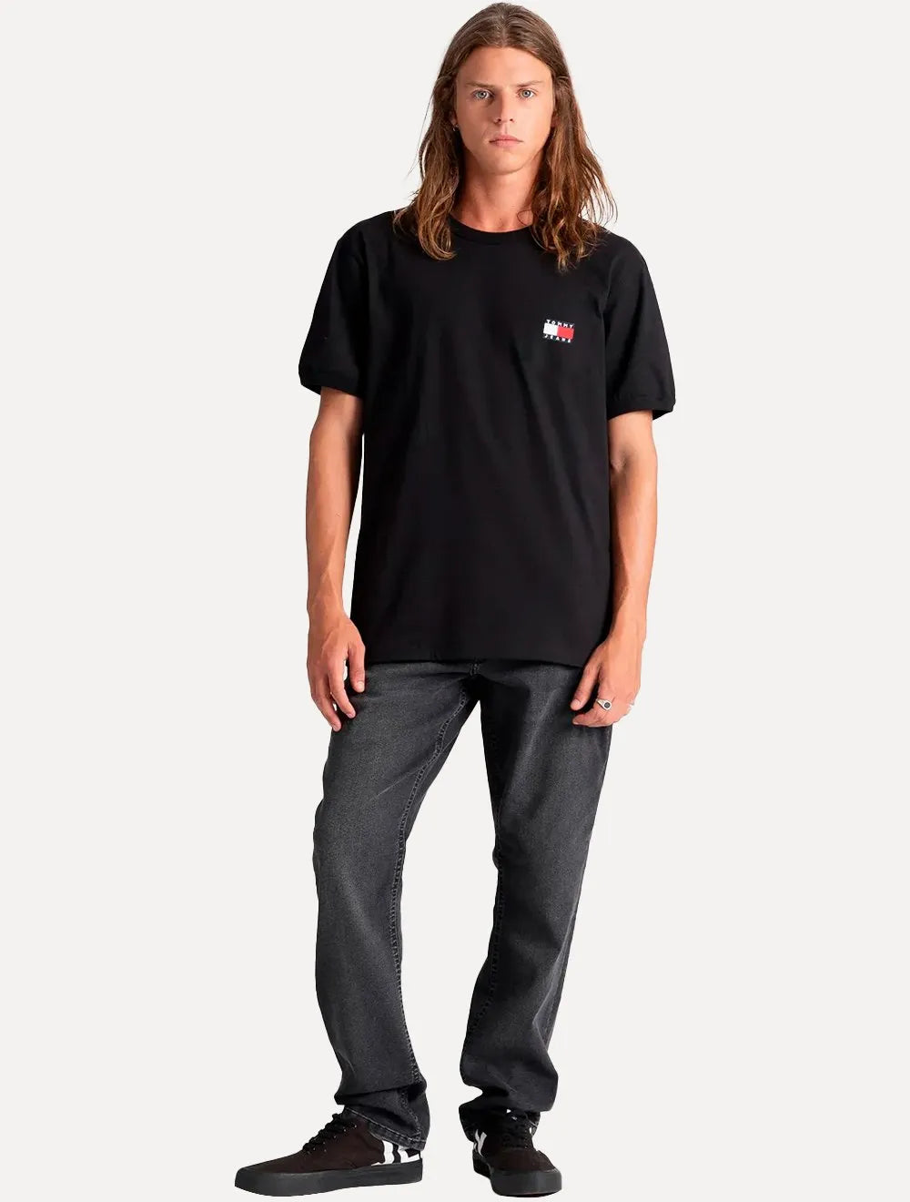 Camiseta Tommy Hilfiger Masculina Regular Badge Logo Tee Preta