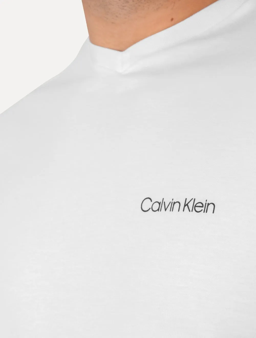 Camiseta Calvin Klein Swimwear | V-Neck Slim Fit Logo Branca