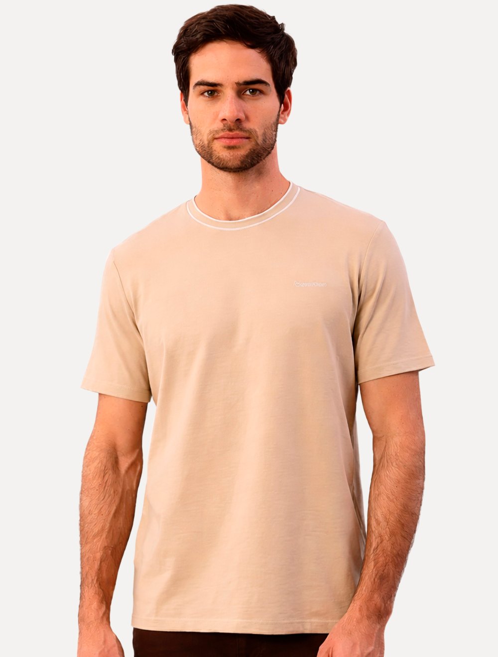 Camiseta Calvin Klein Masculina Gola Alta Friso Logo Bordado Cáqui Claro