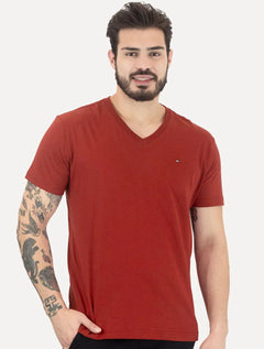 Camiseta Tommy Hilfiger Masculina Essential V-Neck Vermelho Escuro