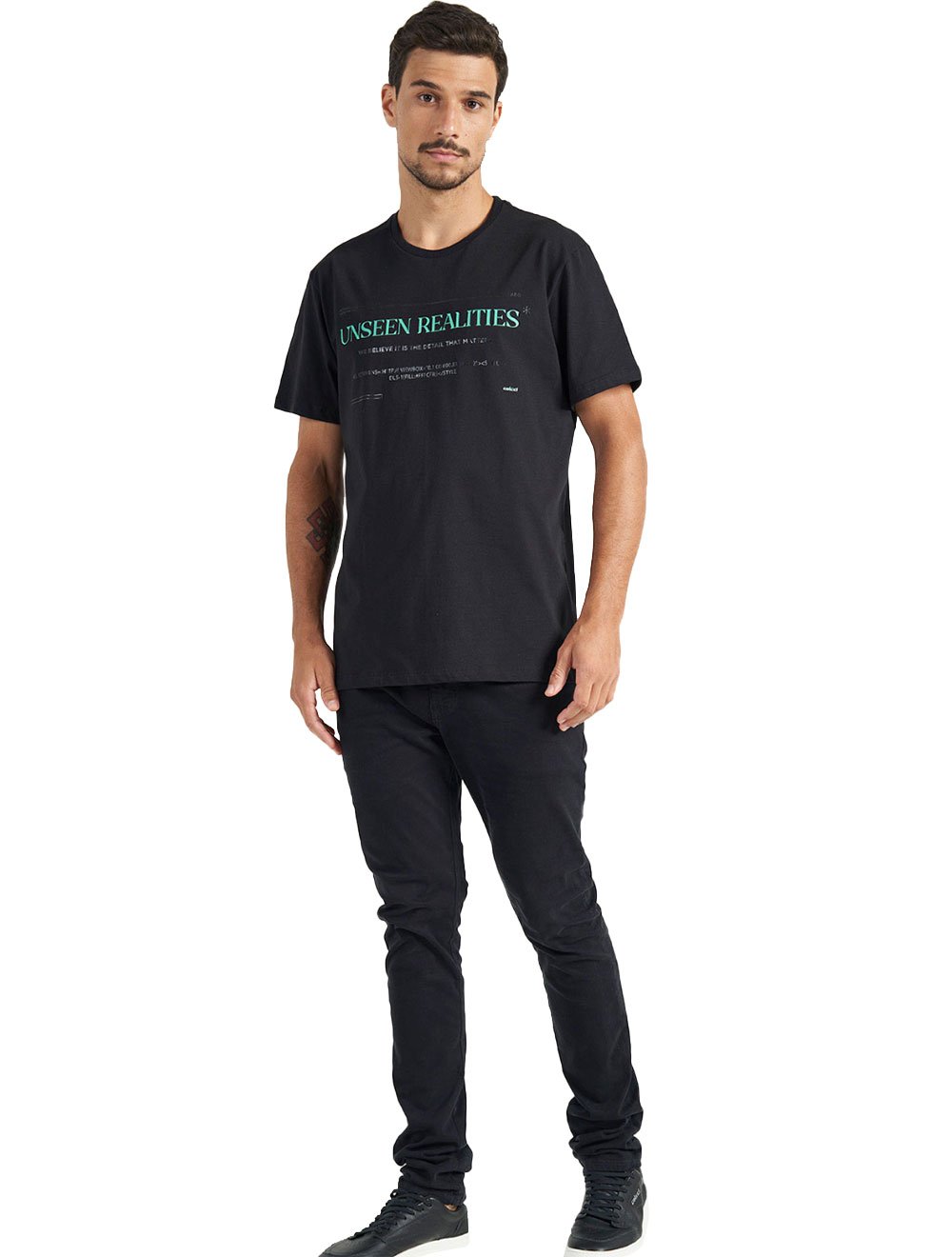 Camiseta Colcci Masculina Regular Unseen Realities Preta