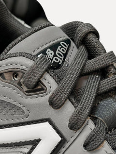 Tênis New Balance 9060 Cinza