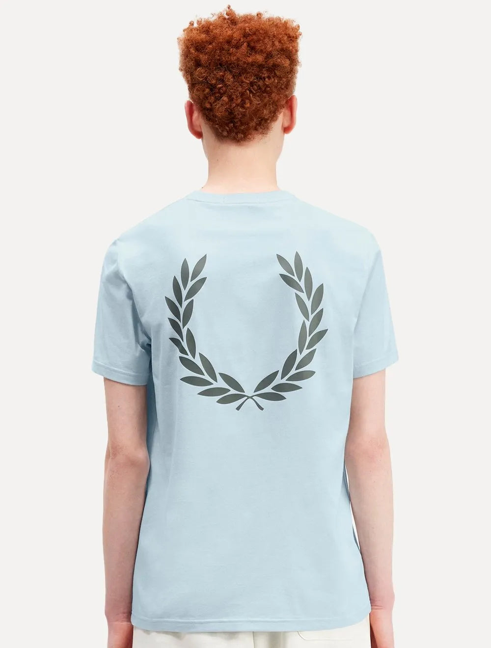 Camiseta Fred Perry Masculina Regular Back Graphic Laurel Azul Claro