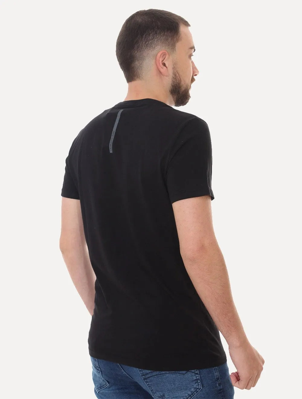 Kit Camisetas Calvin Klein Jeans | Omega Logo Preta/Branca