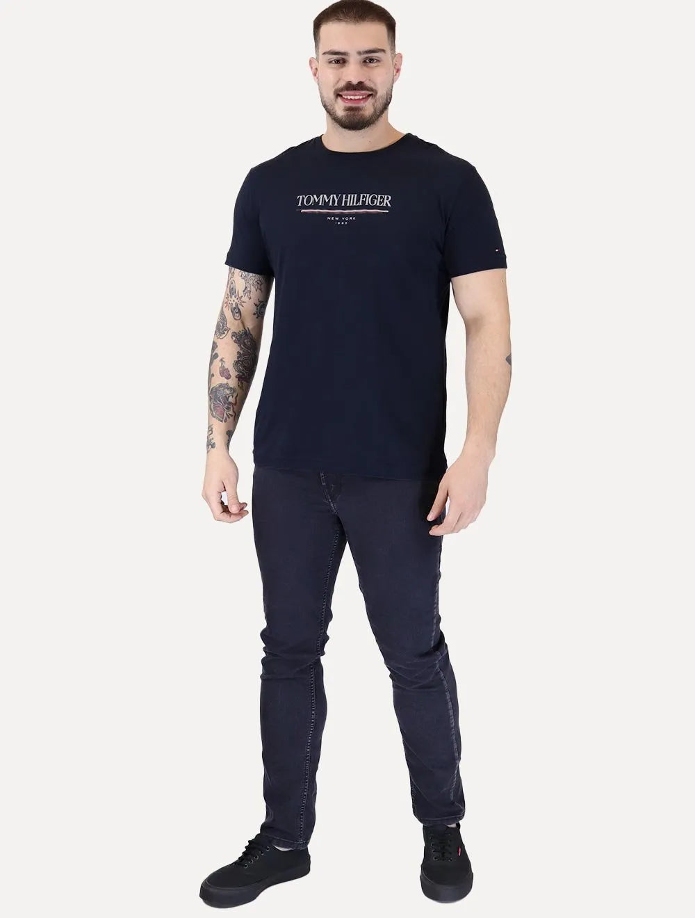Camiseta Tommy Hilfiger Masculina Brand Love Big Azul Marinho