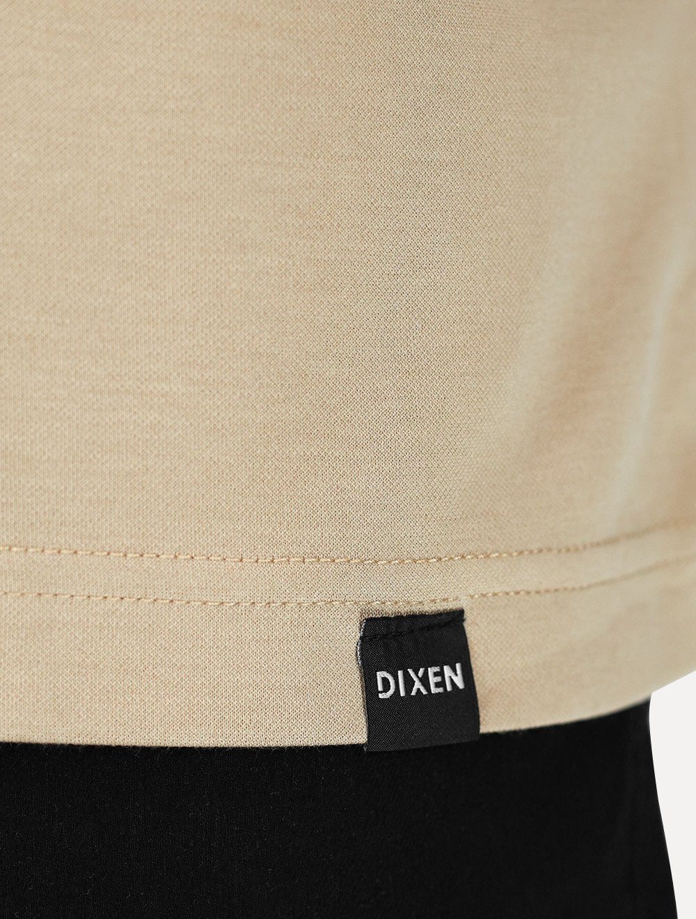 Camiseta Dixen Over Recorte Estruturado na Manga Caqui