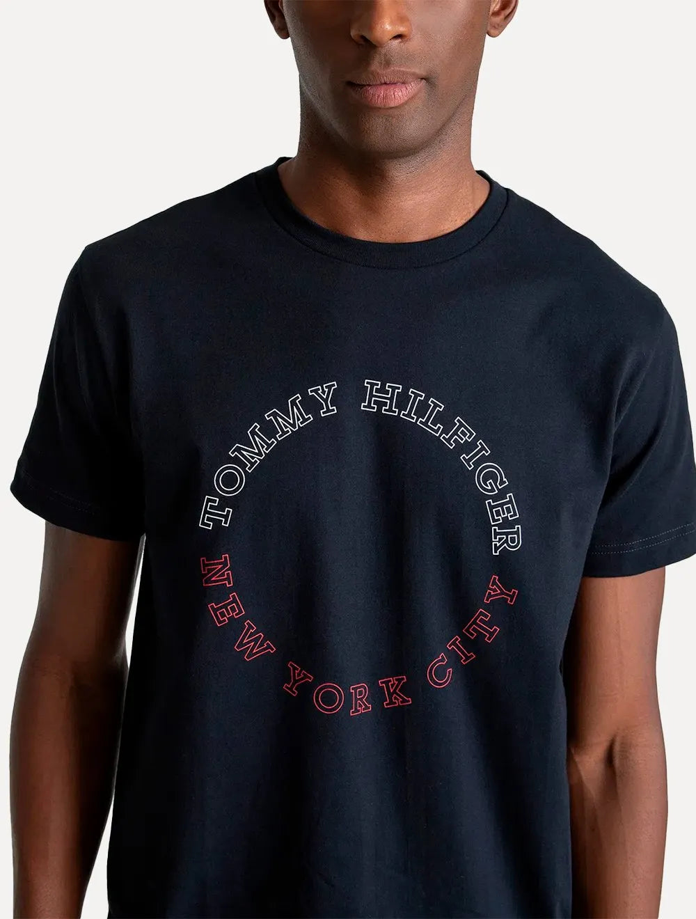 Camiseta Tommy Hilfiger Masculina Monotype Roundle Logo Azul Marinho