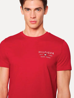 Camiseta Tommy Hilfiger Masculina  Brand Love Small Logo Vermelha