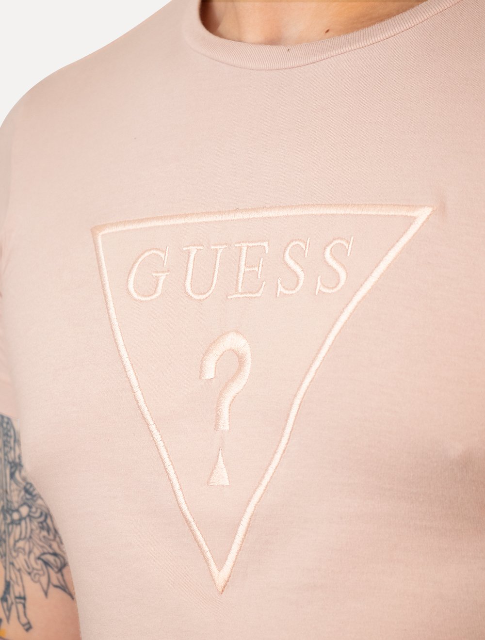Camiseta Guess Masculina Embroidered Logo Full Rosé