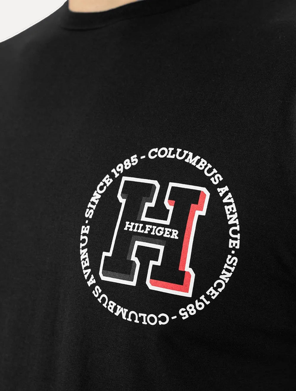 Camiseta Tommy Hilfiger Masculina Columbus H Roundle Logo Preta