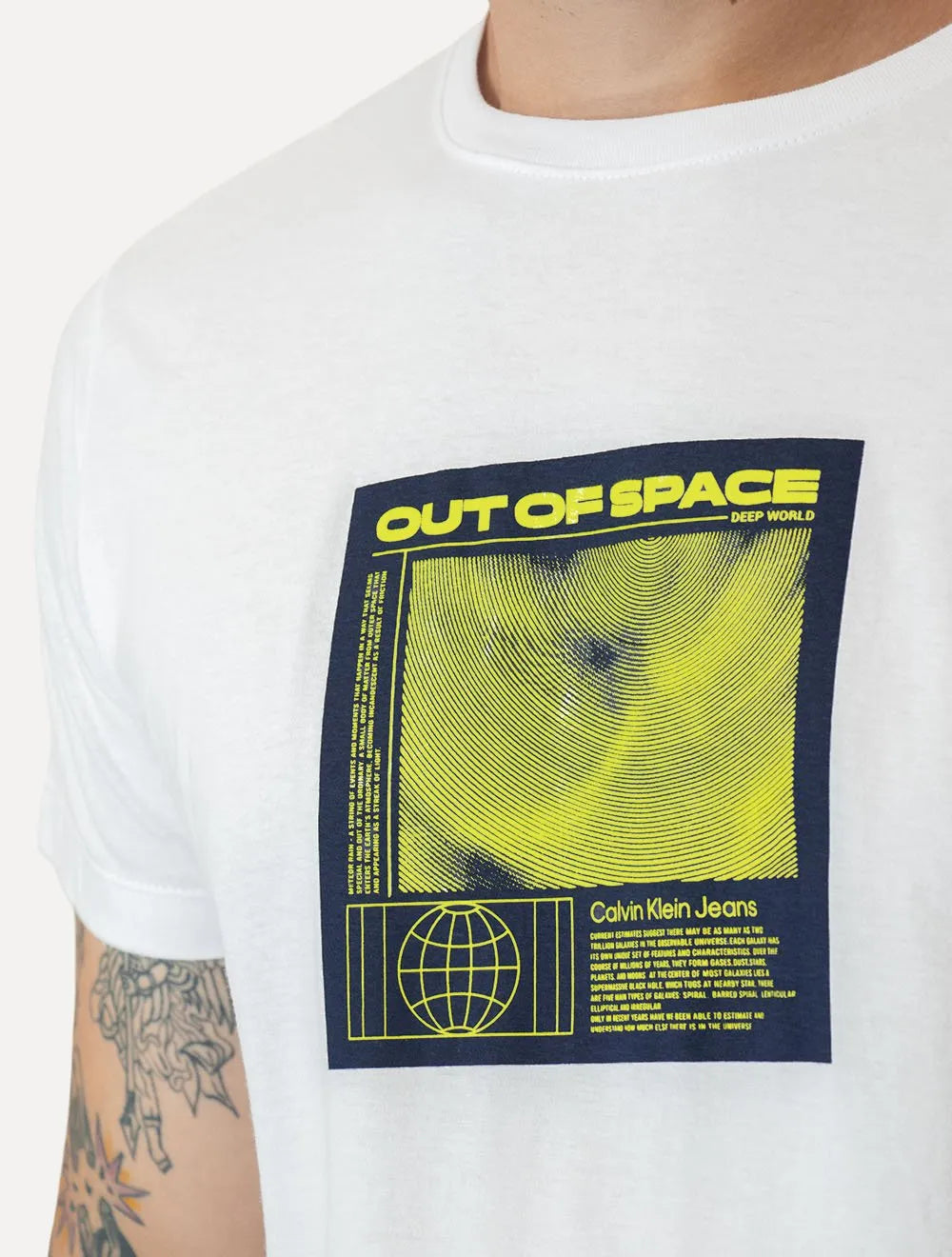 Camiseta Calvin Klein Jeans Masculina Out Of Space Branca