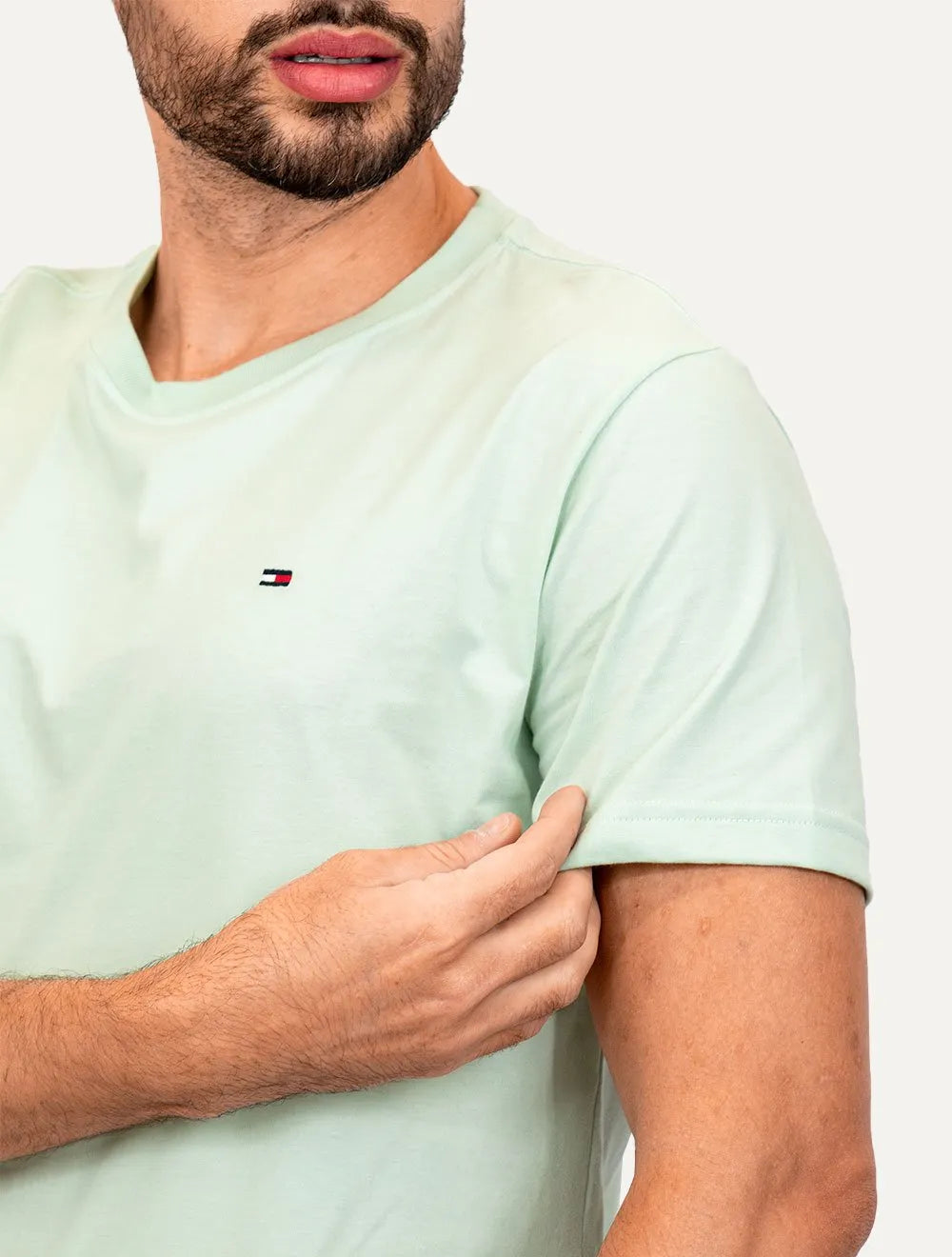 Camiseta Tommy Hilfiger Masculina Essential Cotton Verde Claro