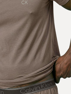 Pijama Calvin Klein Masculino Manga Curta Calça CK Modal Marrom Claro