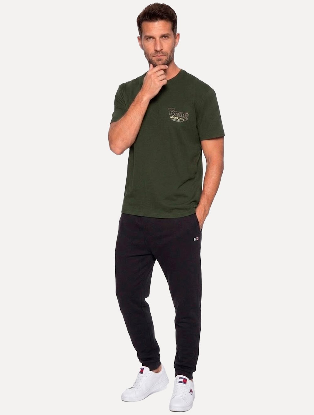 Camiseta Tommy Jeans Masculina Slim Font Play Verde Musgo