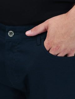 Bermuda King & Joe Masculina Slim Sarja 2X1 Five Pockets Azul Marinho