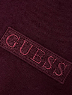 Camiseta Guess Feminina Patch Small Logo Vermelho Escuro