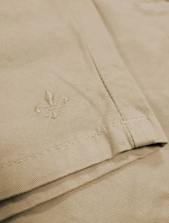 Bermuda Dudalina Masculina Sarja Elástico Algodão Cáqui Médio