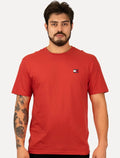 Camiseta Tommy Jeans Masculina Regular Med Flag Badge Vermelha