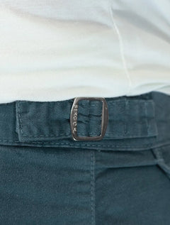 Bermuda Sergio K Chino Sarja Elastano Com Fivela S26 Azul Cobalto