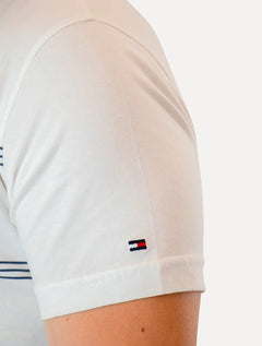 Camiseta Tommy Hilfiger Brand Love Chest Tee Branca