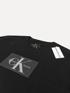 Camiseta Calvin Klein Jeans Masculina Issue Logo Grey Block Preta
