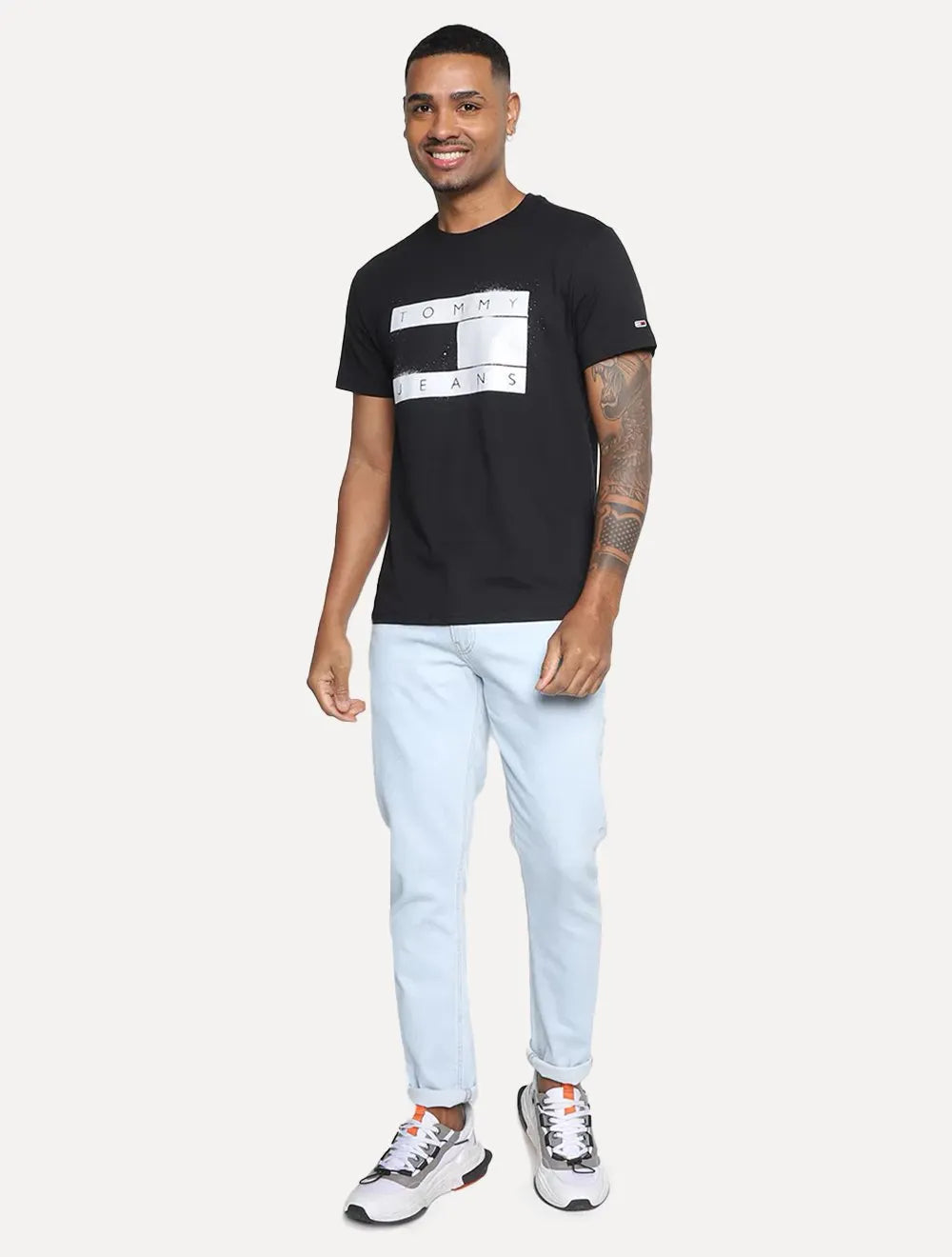 Camiseta Tommy Jeans Masculina Classic Spray Flag Preta