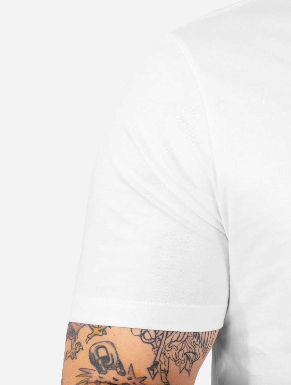 Camiseta Calvin Klein Swimwear Masculina V-Neck Slim Fit Logo Branca